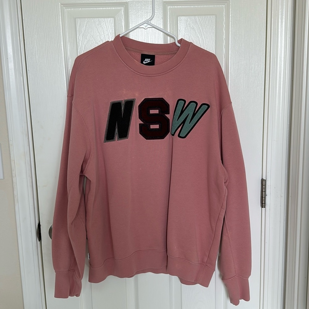 NIKE Crewneck Sweatshirt w/ Varsity Style lettering - Size M